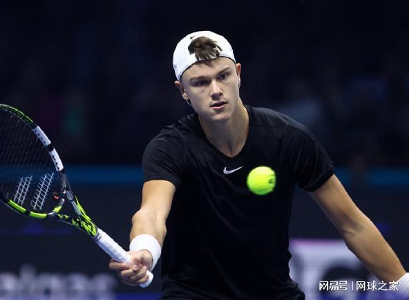 队员之间的 队员之间的